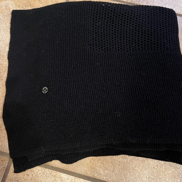 Lululemon Shawl/scarf - Picture 3 of 3